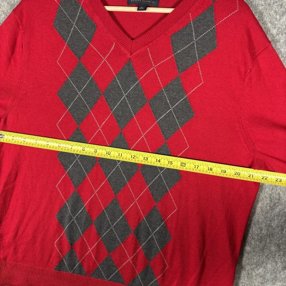 Banana Republic Sweater Men's Large Red Pullover Argyle V Neck Silk‎ Cashmere